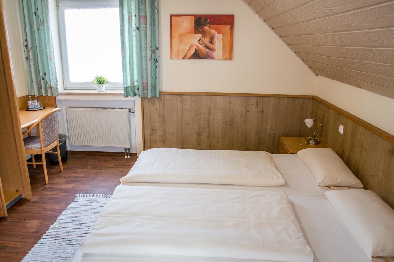 Gasthof Zum Ochsen Waldstetten  Buitenkant foto